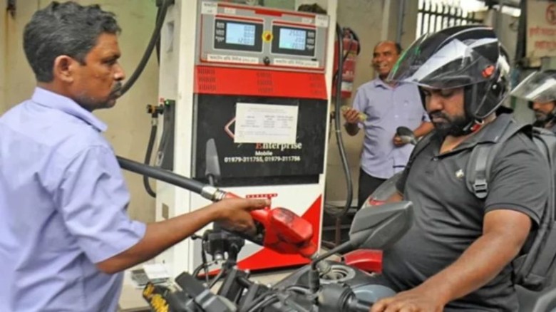 সোমবার থেকে জ্বালানি সরবরাহ বাড়াচ্ছে বিপিসি